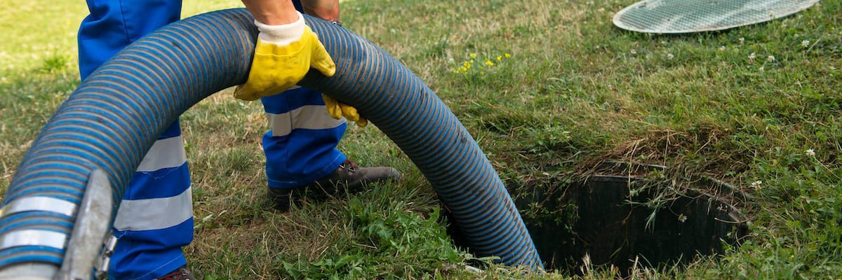 Cleaning a septic tank